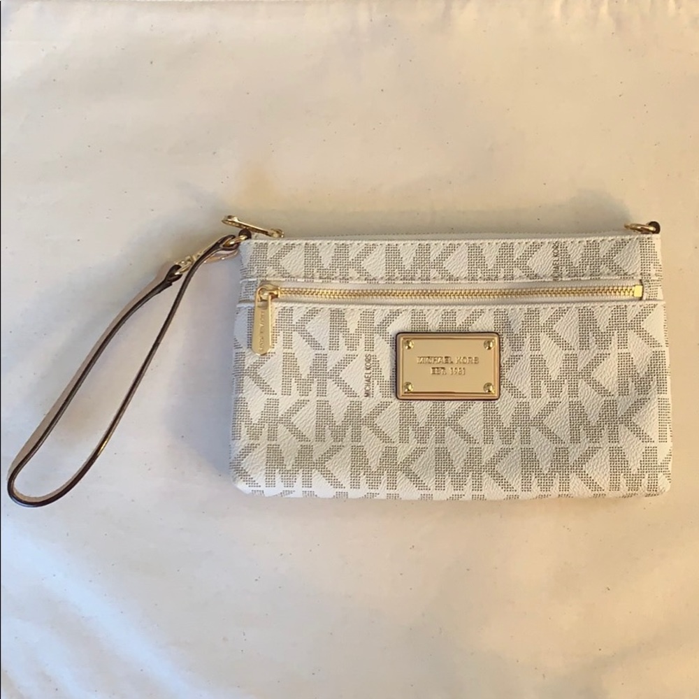 MICHAEL Michael Kors Signature  Large Wristlet